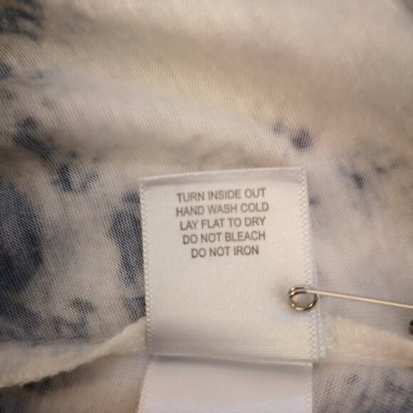 Dress Barn Ladies Multi Colored Animal Print Size XL V-neck Tunic Top - Picture 7 of 11